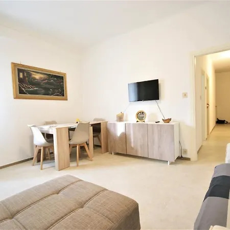 Bellavista Apartment *